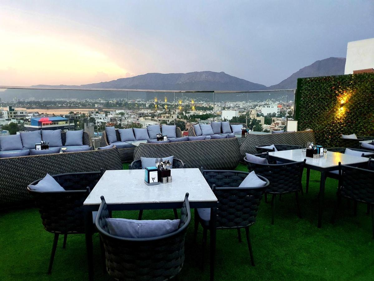 Jw Cruise Hotel Ajmer Bagian luar foto