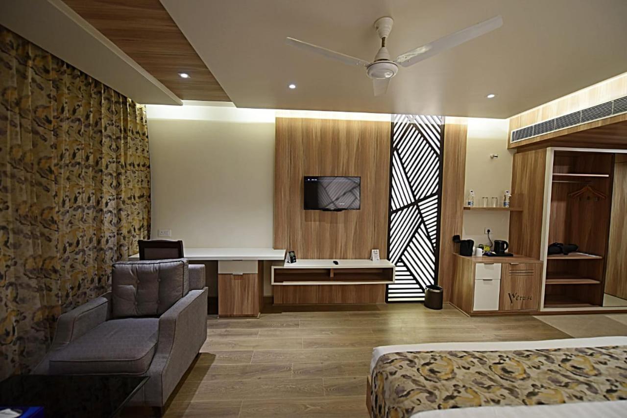 Jw Cruise Hotel Ajmer Bagian luar foto