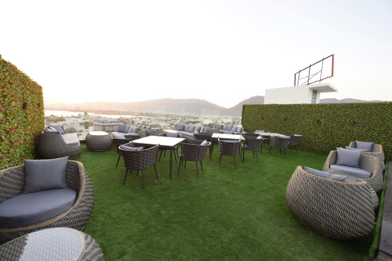 Jw Cruise Hotel Ajmer Bagian luar foto